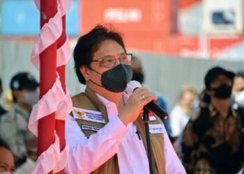 Menko Airlangga: Isoter Terapung KM Tidar dan Vaksinasi di Pelabuhan Jayapura untuk Dukung PON XX di Papua