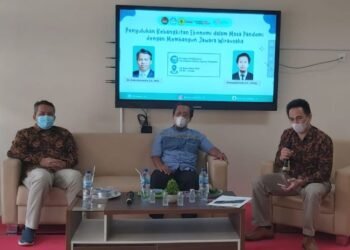 Tanamkan Nilai-nilai Gotong Royong, GNMR Untirta Edukasi Pemuda Sindangsari