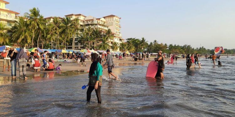 Carut Marut Anyer, Kata PHRI Ibarat Pohon Buah Unggulan Tapi Dipenuhi Semak Belukar 1 Jangan Ditawar Lagi! Pengelola Wisata di Kabupaten Serang Wajib Patuhi Aturan Prokes PPKM