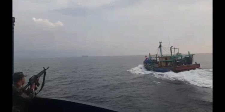 KKP Tangkap Kapal Ilegal Fishing Asal Malaysia di Selat Malaka
