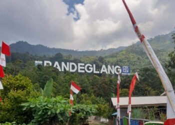 Berada di Atas Gunung, Sinyal Internet di Wisata Saung Biru Pandeglang Tetap Kencang