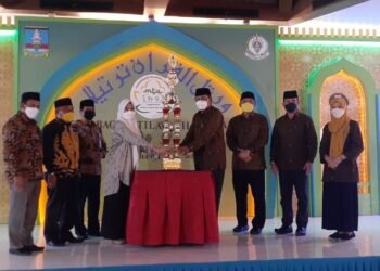 Piala MTQ Kabupaten Serang ke-51 Diserahkan Bapak ke Anak