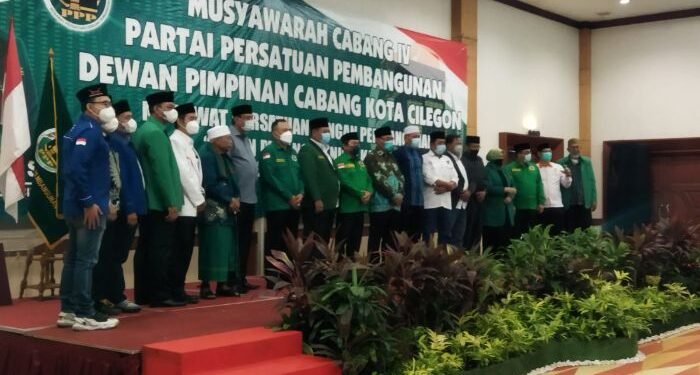 Sahruji, Pentolan Golkar Cilegon yang Pimpin PPP, Tak Mau Lagi Masuk Fraksi Gabungan 1 Sahruji, Pentolan Golkar Cilegon yang Pimpin PPP, Tak Mau Lagi Masuk Fraksi Gabungan