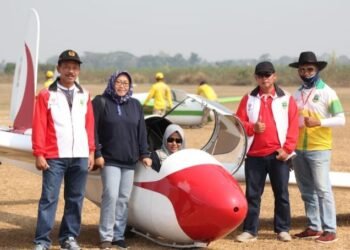 Terbang Layang Usai Rakit Pesawat dan Persiapkan Latihan di Arena PON XX Papua