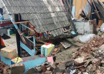 Hujan Lebat, Rumah Warga Sempu Kota Serang Rusak Tertimpa Rumah Longsor 7 Hujan Lebat, Rumah Warga Sempu Kota Serang Rusak Tertimpa Rumah Longsor