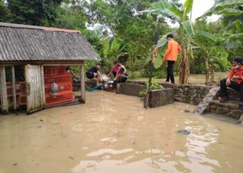 Atasi Banjir Kota Serang, BPBD Terjunkan Bantuan Perahu dan Mesin Sedot Air