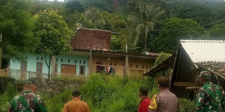 Lereng Gunung Karang Pandeglang Khawatir Longsor Susulan, Warga Diminta Tetap Waspada