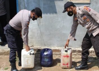 Belajar dari Tewasnya 3 Remaja di Pandeglang, Polres Serang Gelar Operasi Besar-besaran Miras 6 Belajar dari Tewasnya 3 Remaja di Pandeglang, Polres Serang Gelar Operasi Besar-besaran Miras