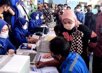 214.308 Pekerja di Banten Terima BSU, Menteri Ketenagakerjaan Ida Fauziyah Tinjau Langsung 1 214.308 Pekerja di Banten Terima BSU, Menteri Ketenagakerjaan Ida Fauziyah Tinjau Langsung