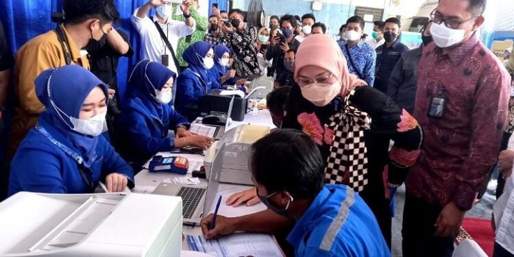 214.308 Pekerja di Banten Terima BSU, Menteri Ketenagakerjaan Ida Fauziyah Tinjau Langsung