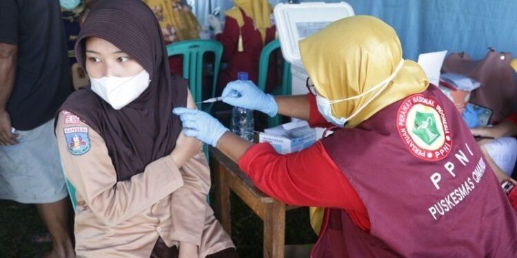 Gebyar Vaksin PPNI Pandeglang Sisir Labuan, Sudah Ada 2.145 Warga yang Disuntik