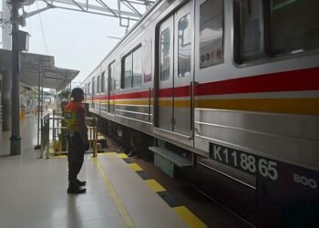 Rawan Kecelakaan, Warga Sepanjang Rel KA Rangkasbitung-Citeras Minta Pagar Pembatas 1 Rawan Kecelakaan, Warga Sepanjang Rel KA Rangkasbitung-Citeras Minta Pagar Pembatas