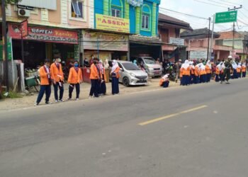 Meski Menunggu Berjam-jam, Siswa Rela Berharap Bisa Foto Bareng Jokowi