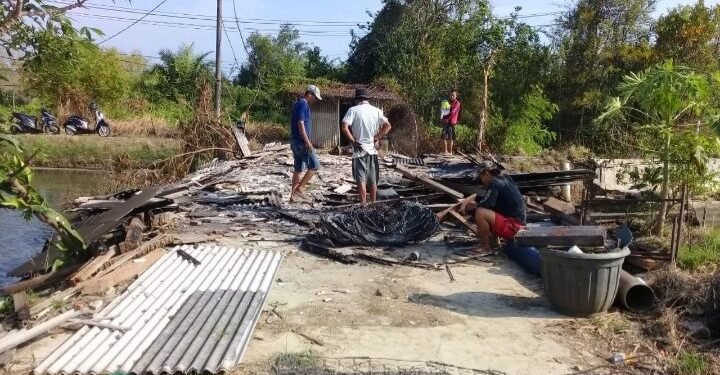 Sebuah Rumah Gubuk di Mekasari Panimbang Ludes Terbakar