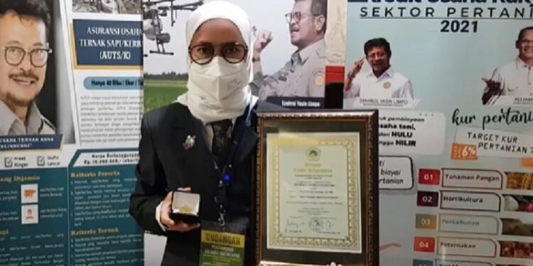 Dapat Lencana ABTN Pratama, Bupati Iti: Bukan untuk Saya Tapi untuk Seluruh Petani Lebak 1 Dapat Lencana ABTN Pratama, Bupati Iti: Bukan untuk Saya Tapi untuk Seluruh Petani Lebak