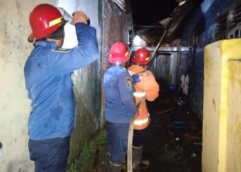 Rumah Warga Tanara Hangus Terbakar, Pemilik Terpaksa Mengungsi