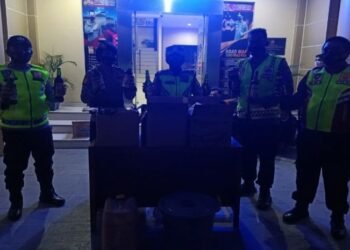 Razia Polres Serang, 6 Pasangan Bukan Suami Istri dan Puluhan Miras Diamankan 2 Razia Polres Serang, 6 Pasangan Bukan Suami Istri dan Puluhan Miras Diamankan