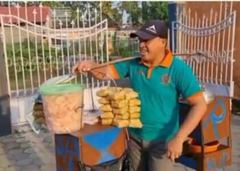 Wakil Walikota Cilegon Iseng Jadi Penjual Ketupat Sayur : Uangnya Lumayan Buat Bayar Kontrakan 9 Wakil Walikota Cilegon Iseng Jadi Penjual Ketupat Sayur : Uangnya Lumayan Buat Bayar Kontrakan