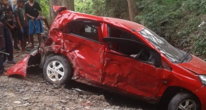 Honda Brio Terjun dari Tol Tangerang-Merak, Mahasiswi Meninggal di Tempat 1 Honda Brio Terjun dari Tol Tangerang-Merak, Mahasiswi Meninggal di Tempat