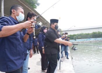 Mancing Bersama Wartawan Banten, Erick Thohir Cuma Butuh 1 Menit untuk Dapat Ikan Pertama