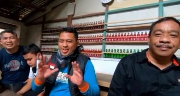 Wakil Walikota Cilegon Touring Bareng Geng Motor Birokrat, Kerudung Istri Jadi Jimat Penutup Muka 1 Wakil Walikota Cilegon Touring Bareng Geng Motor Birokrat, Kerudung Istri Jadi Jimat Penutup Muka