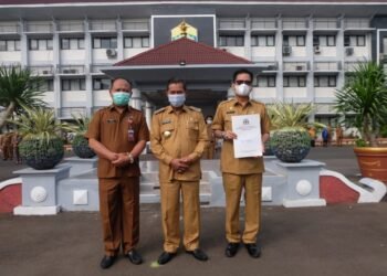 Sekda Kota Serang Kini Harus Memikul Tanggung Jawab Lebih Berat Lagi Gara-gara Ini 3 Sekda Kota Serang Kini Harus Memikul Tanggung Jawab Lebih Berat Lagi Gara-gara Ini