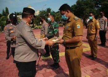 Kapolsek Camat dan Kepala PKM Lebak Dapat Penghargaan dari Kapolres, Sukses Percepat Penanganan Korona