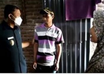 Wakil Walikota Cilegon Punya Hobi Datangi Warga Miskin, Sanuji Pentamarta: Mereka Harus Mendapatkan Haknya 5 Wakil Walikota Cilegon Punya Hobi Datangi Warga Miskin, Sanuji Pentamarta: Mereka Harus Mendapatkan Haknya