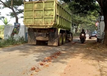Ceceran Tanah di Jalan Kranggot-Seruni Kota Cilegon Dikeluhkan