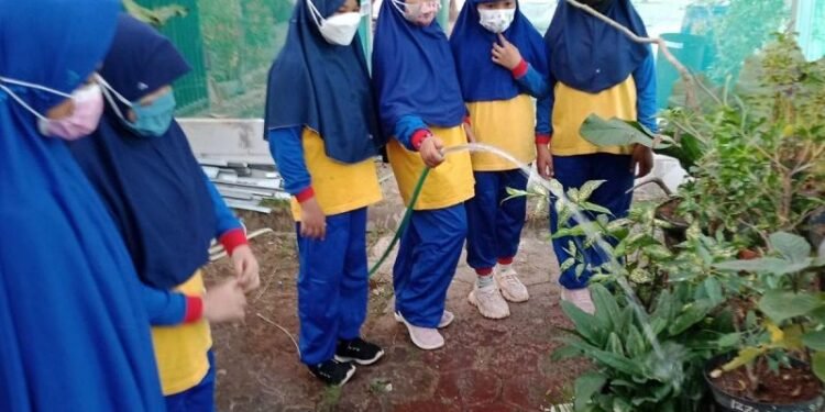 Mohon Doanya, SDIT Al-Hanif Cilegon Menuju Sekokah Adiwiyata