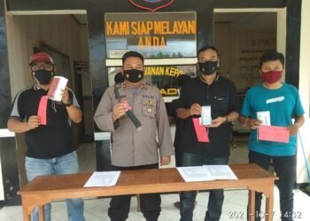 Dua Pemuda Curi HP, Ditangkap di Konter Saat Mau Jual Barang Curian