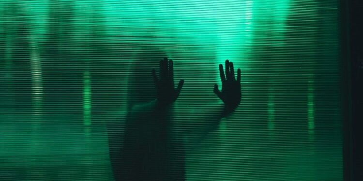 7 Bau yang Menandakan Hadirnya Mahluk Halus