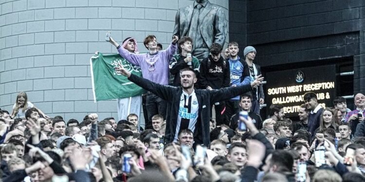Diakuisisi Sultan Arab Saudi MBS, Fans Newcastle Menangis Haru 1 Diakuisisi Sultan Arab Saudi MBS, Fans Newcastle Menangis Haru