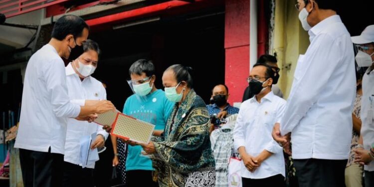 PKL dan Warung Bakal Dapat Bantuan Rp1,2 Juta, Cek Syarat dan Caranya di Sini 1 PKL dan Warung Bakal Dapat Bantuan Rp1,2 Juta, Cek Syarat dan Caranya di Sini