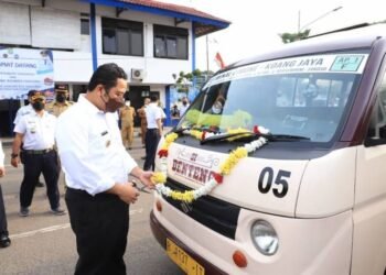 Kota Tangerang Punya Angkot Ber AC dan Gratis 1 Kota Tangerang Punya Angkot Ber AC dan Gratis