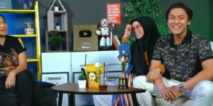 Penasaran Dengan Calon Nama Anaknya Leslar, Ini Kata Rizki Billar 1 Penasaran Dengan Calon Nama Anaknya Leslar, Ini Kata Rizki Billar