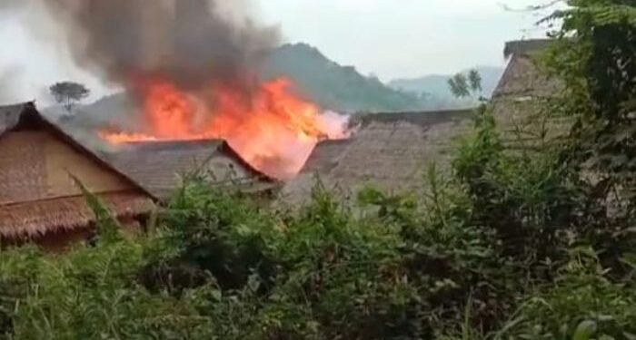 Belasan Rumah Warga Baduy Dalam Kebakaran, Kerugian Tembus Rp800 Juta