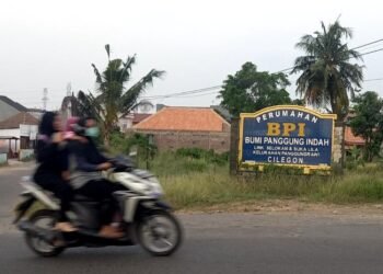 Ibu Ibu Komplek Harus Sabar, Pemkot Cilegon Belum Bisa Perbaiki Jalan yang Rusak Tahun Ini Karena..