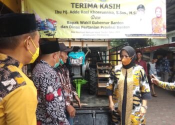 Bantu Petani Pandeglang, Ini yang Diberikan Istri Wagub Banten 2 Bantu Petani Pandeglang, Ini yang Diberikan Istri Wagub Banten