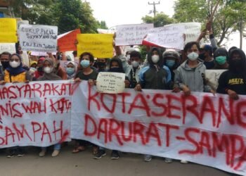 Ada Gejolak Protes Sampah di Cilowong, 105 Ton Sampah Numpuk Tak Terangkut 6 Tagih Janji Soal Penanganan TPAS Cilowong, Warga Geruduk Kantor Walikota Serang