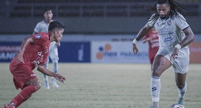 Bermain dengan 10 Pemain, Arema FC Tundukkan Persija 1-0 1 Bermain dengan 10 Pemain, Arema FC Tundukkan Persija 1-0