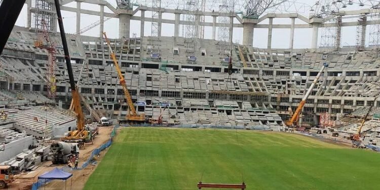 Rumput JIS Terpasang, Indonesia Kembali Miliki Stadion Internasional Tanpa Lintasan Atletik