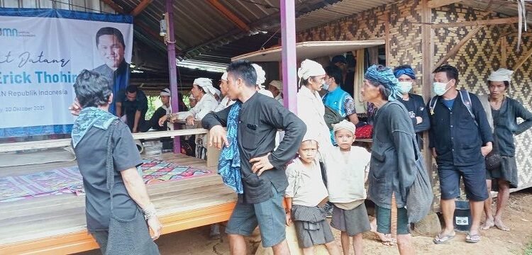 Tokoh Adat Baduy Dalam Ayah Mursid Inginkan Lapangan di Perbatasan Kanekes-Kebon Cau Jadi Pasar Rakyat 1 Tokoh Adat Baduy Dalam Ayah Mursid Inginkan Lapangan di Perbatasan Kanekes-Kebon Cau Jadi Pasar Rakyat