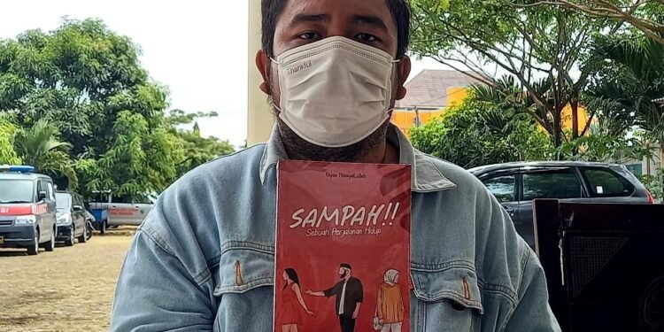 Ditinggal Pacar Hingga Divonis ODGJ, Riyan Hidayatullah Kini Telah Terbitkan Dua Buku