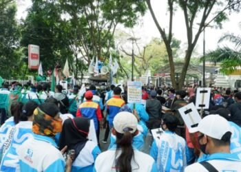 Buruh Minta Dinaikan, Ini Aturan Baru Penetapan UMP dan UMK untuk Tahun Depan 9 Buruh Upah Minimum di 2022 Naik, UMP 8,9 Persen dan UMK 13,5 Persen