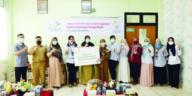 Momentum Hari Listrik Nasional, Srikandi PLN Berikan Paket Bantuan Kesehatan Bagi Tenaga Medis