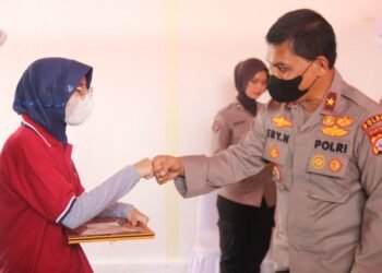 Juara Mural Polda Banten, Pelajar SMP di Cilegon Ini Bakal Bersaing di Tingkat Nasional 5 Juara Mural Polda Banten, Pelajar SMP di Cilegon Ini Bakal Bersaing di Tingkat Nasional