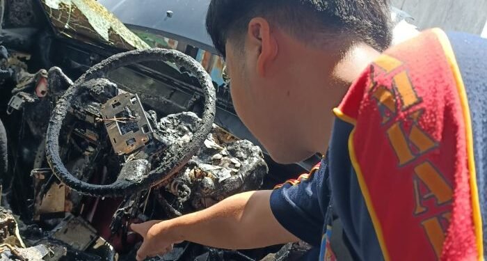 Ngeri! Terkena Percikan Las Listrik ,Mobil Pikap Milik Warga Pandeglang Terbakar 1 Ngeri! Terkena Percikan Las Listrik ,Mobil Pikap Milik Warga Pandeglang Terbakar