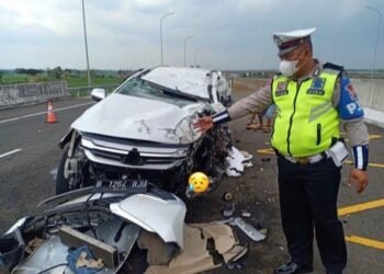 Vanessa Angel dan Suami Tewas Kecelakaan di Tol, Begini Kondisi Mobilnya 4 Vanessa Angel dan Suami Tewas Kecelakaan di Tol, Begini Kondisi Mobilnya