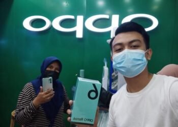 Oppo Reno6 5G Banyak Diminati di Moris Cell